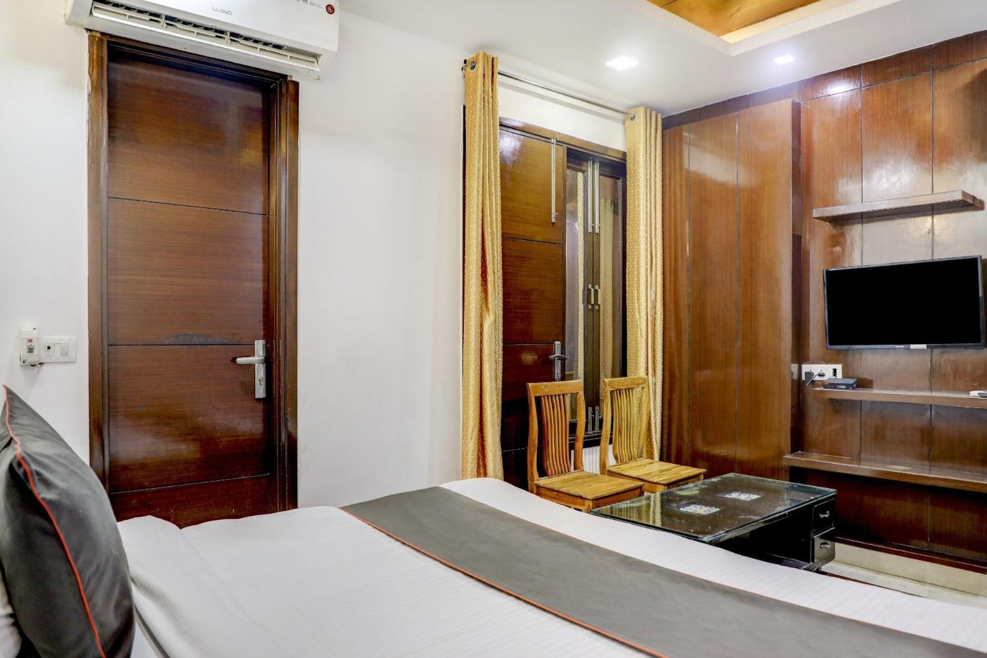 Collection O R S Villa Near Lotus Temple Нью-Дели Экстерьер фото